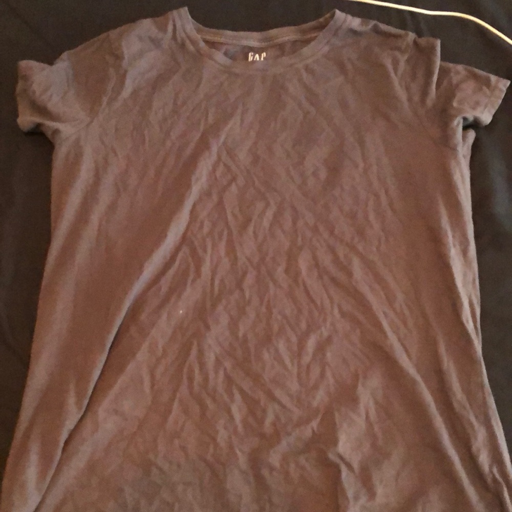 grey t-shirt